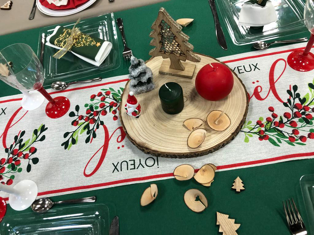 Décoration Traditionnelle de table pour Noël 2023